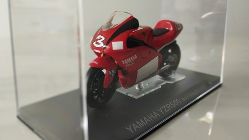 Yamaha YZR 500 Max Biaggi 2001 1/24 - Imagen 2 de 3