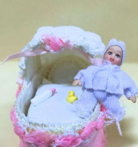Reutter Porcelain Dollhouse Miniature Dressed Porcelain  Baby Girl Doll (ONLY) - 第 1/5 張圖片