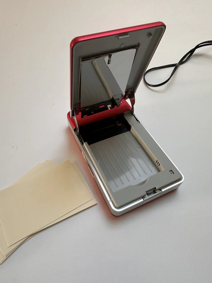 Polaroid PoGo Instant Mobile Printer Zink Zero Ink Tech + Power Supply - Red - Image 4 of 4
