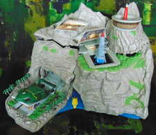 Thunderbirds are Go TV Show Tracy Island 2015 playset with ThunderBirds 1 to 4