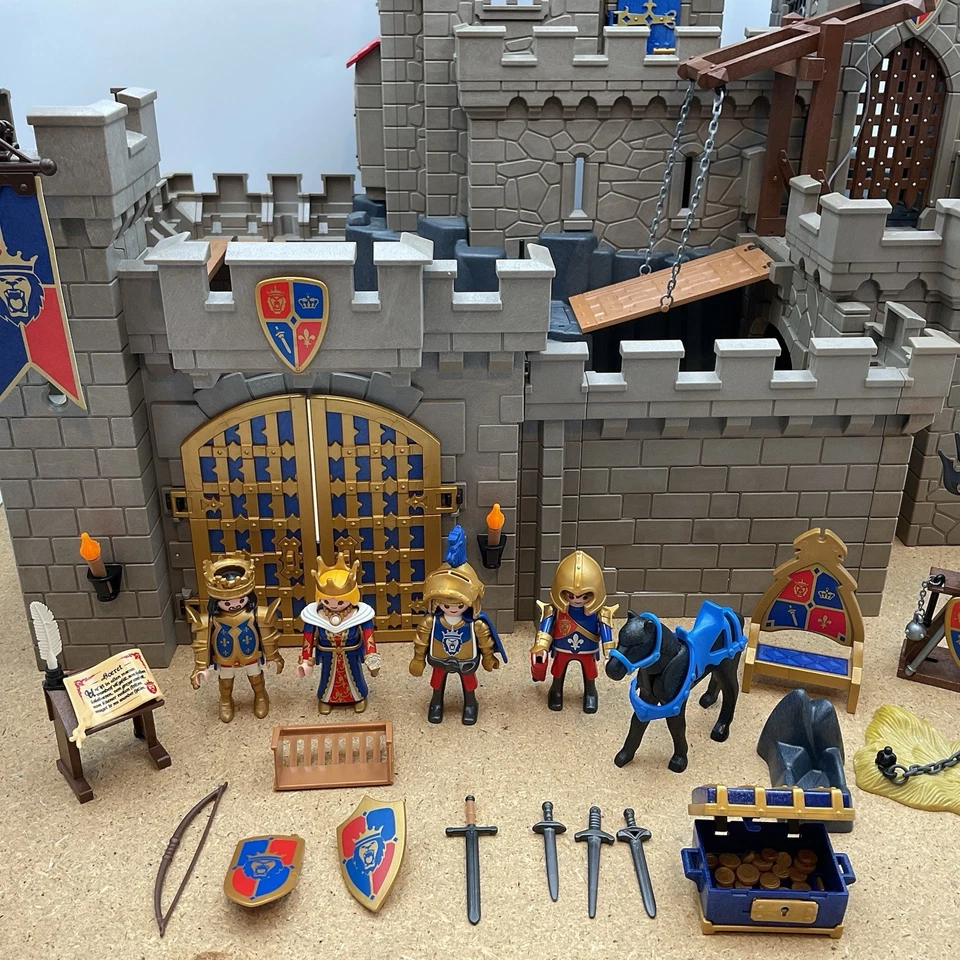 Playmobil 6000 Royal Lion Knights Castle & Accessories Including Royalty - Boxed - Image 2 of 4