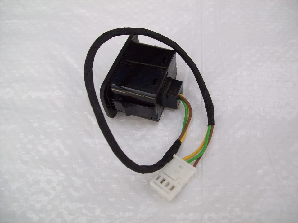 BMW 5 Series F07 F10 F11 Steering Wheel Heater Switch 61319195007 2008-2017 - Image 3 of 4