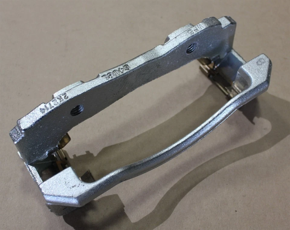 Lincoln Town Car 2003 soporte de pinza de freno BRBC26 delantero derecho Motorcraft nuevo en stock Foto 2 de 4