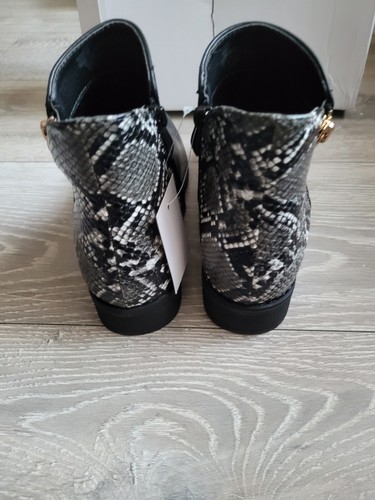 Women's Chelsea Ancle Boots With Snakeskin Details Winter Shoes Size UK 3 - Picture 5 of 8