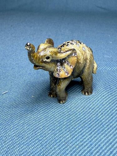 Jay Strongwater Mini Elephent Figurine "Ruby" - Picture 3 of 8