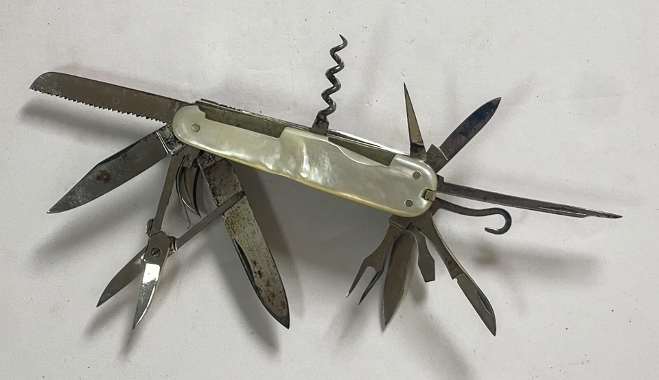 Navaja antigua de madreperla de múltiples hojas Henckels Foto 2 de 4