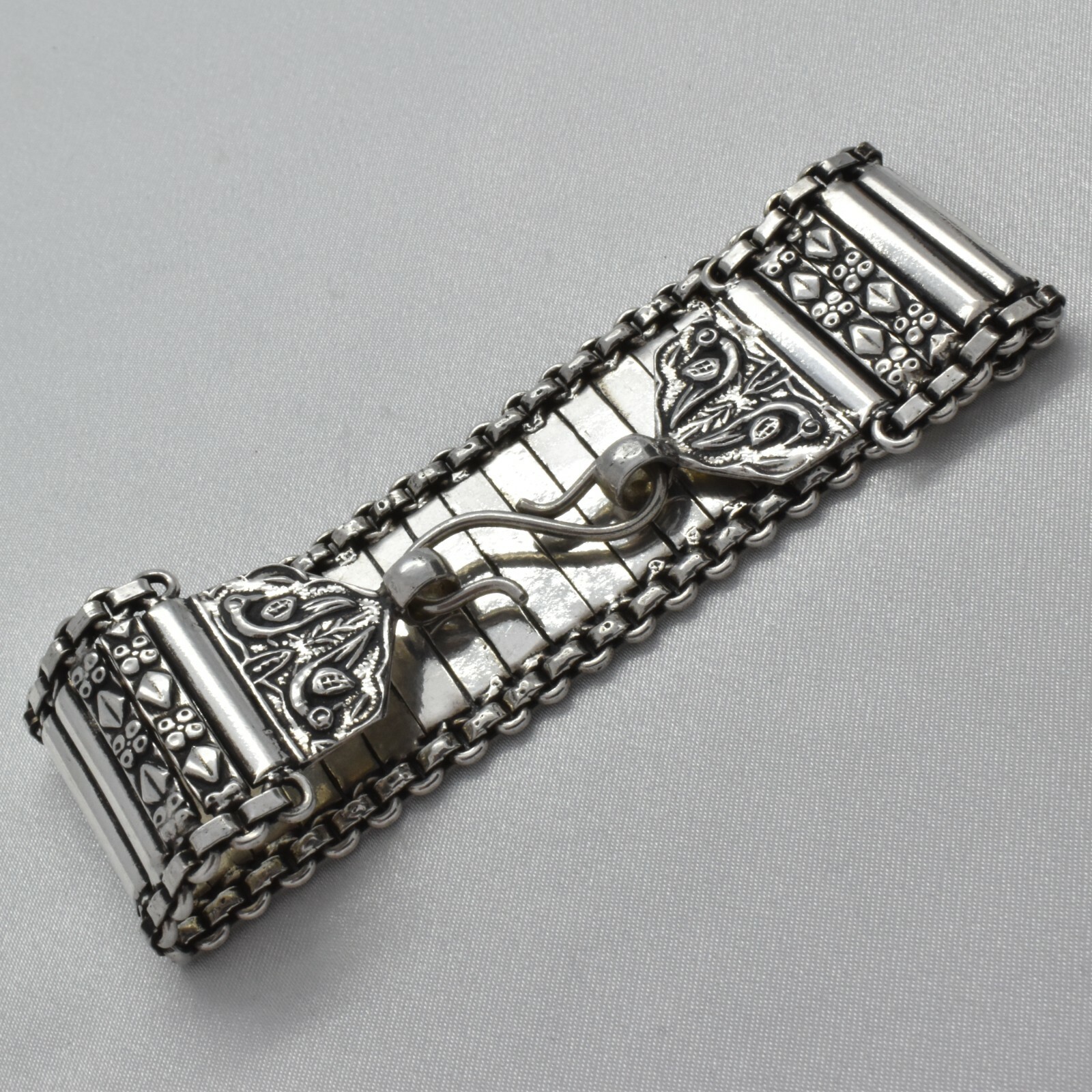 Heavy Solid Silver Ornate Boho Design Articulated… - image 10