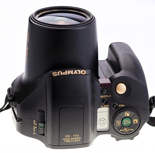 Olympus IS-100S 28-110mm / Analoge 35mm SLR Bridgekamera Getestet ( 1165 ) - Bild 3 von 7