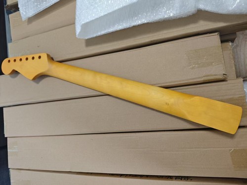 Yellow 22 Fret Strat Guitar Neck Canada Maple Nitro for Stratocaster Replacement - Picture 6 of 6