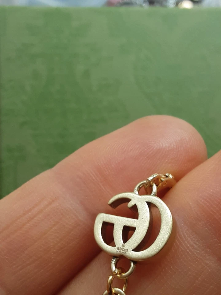 Pendientes Gucci Dijes Metal Logo GG Corazones 2.5 pulgadas Foto 3 de 4