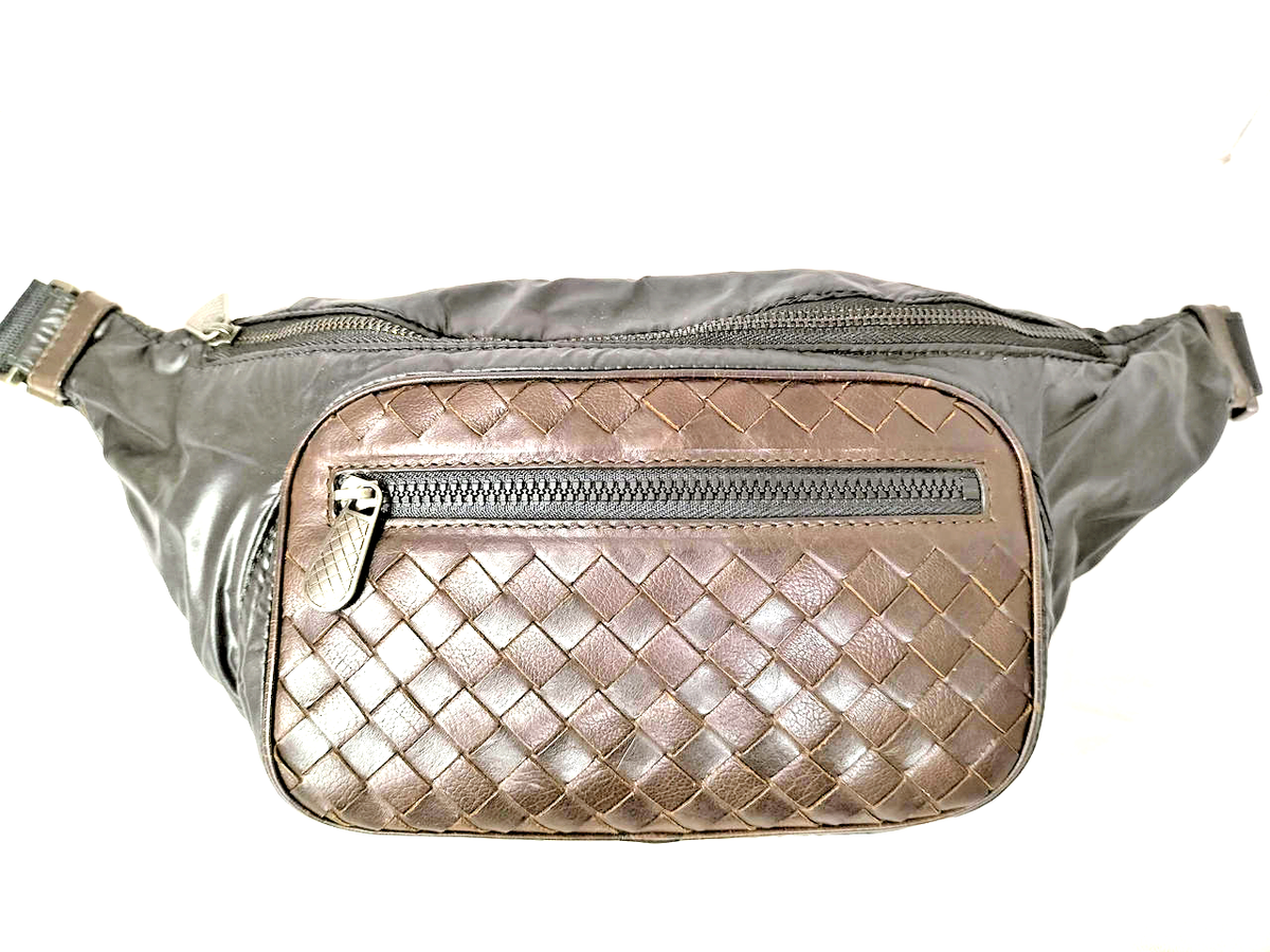 直営店☆BOTTEGA VENETA☆ INTRECCIATO ボディベルトバック BOTTEGA VENETA Intrecciato Belt Body Bag Black Brown Leather