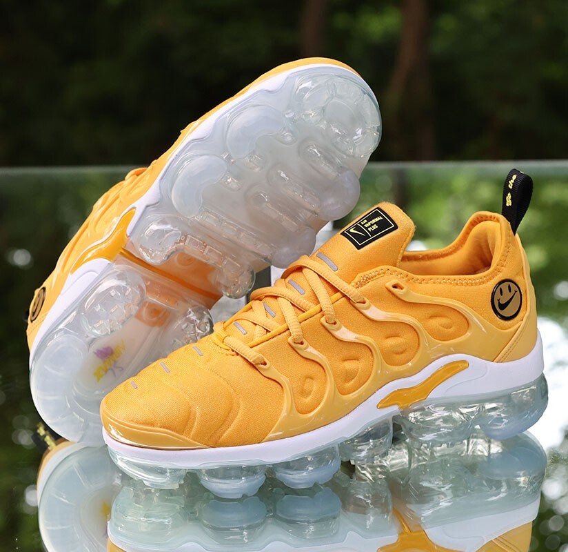 Nike Air Vapormax Plus Go to the Extra Smile Women's Size