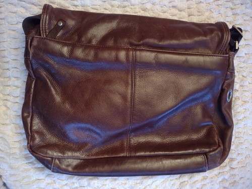 Kenneth Cole Reaction Vintage Leather Messenger Bag Brown - Picture 2 of 4