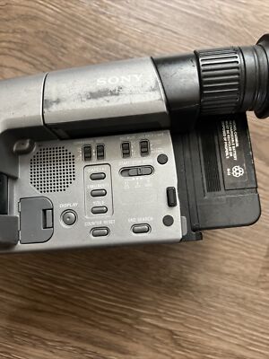 SONY HANDYCAM CCD-TRV11E CAMCORDER VIDEO-8 VIDEO CAMERA ANALOGUE