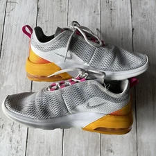 PREOWNED NIKE WOMENS AIR MAX MOTION 2 PURE PLATINUM FUSCIA SZ 9 