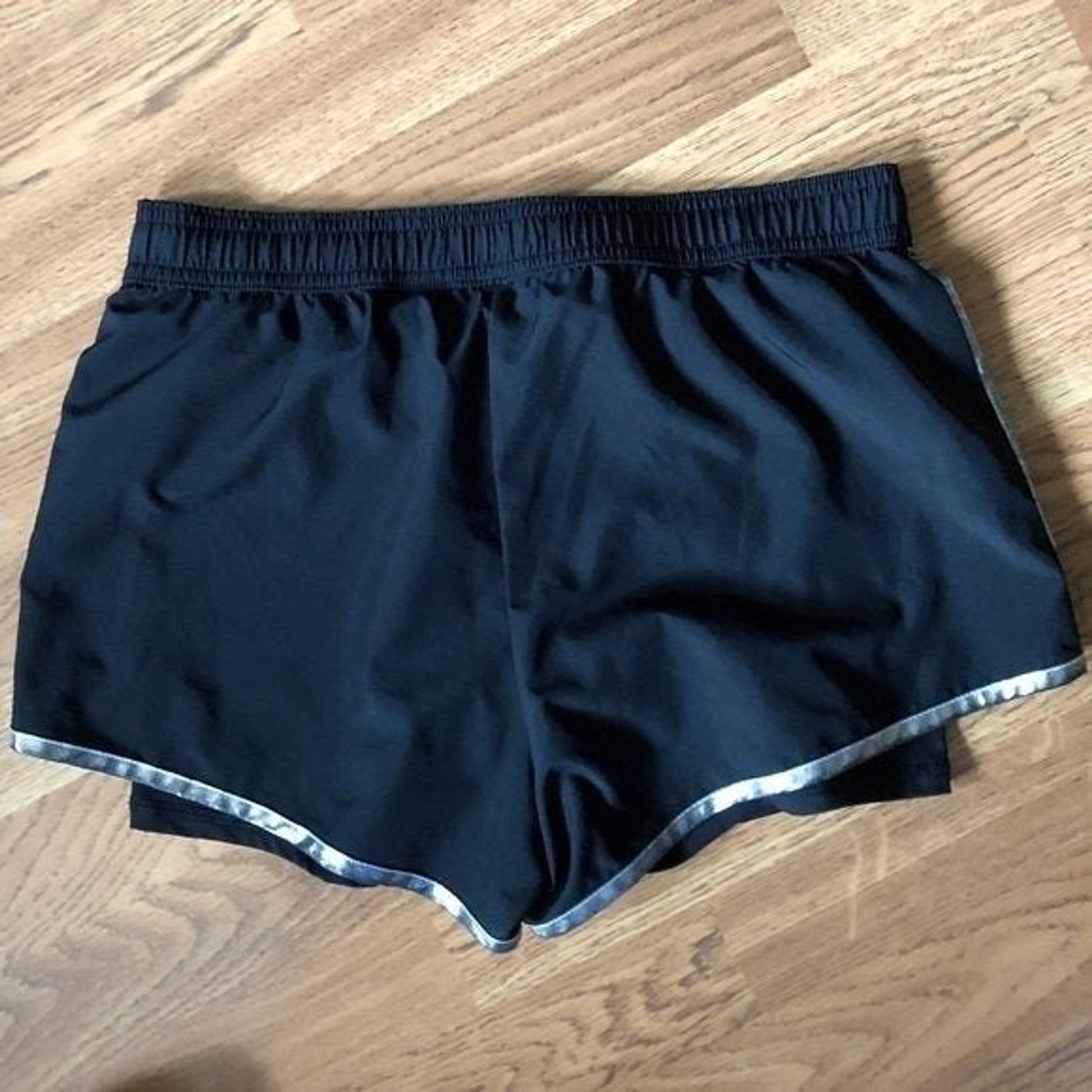 Pantaloncini da allenamento sportivi Fila Sport taglia XS nero argento