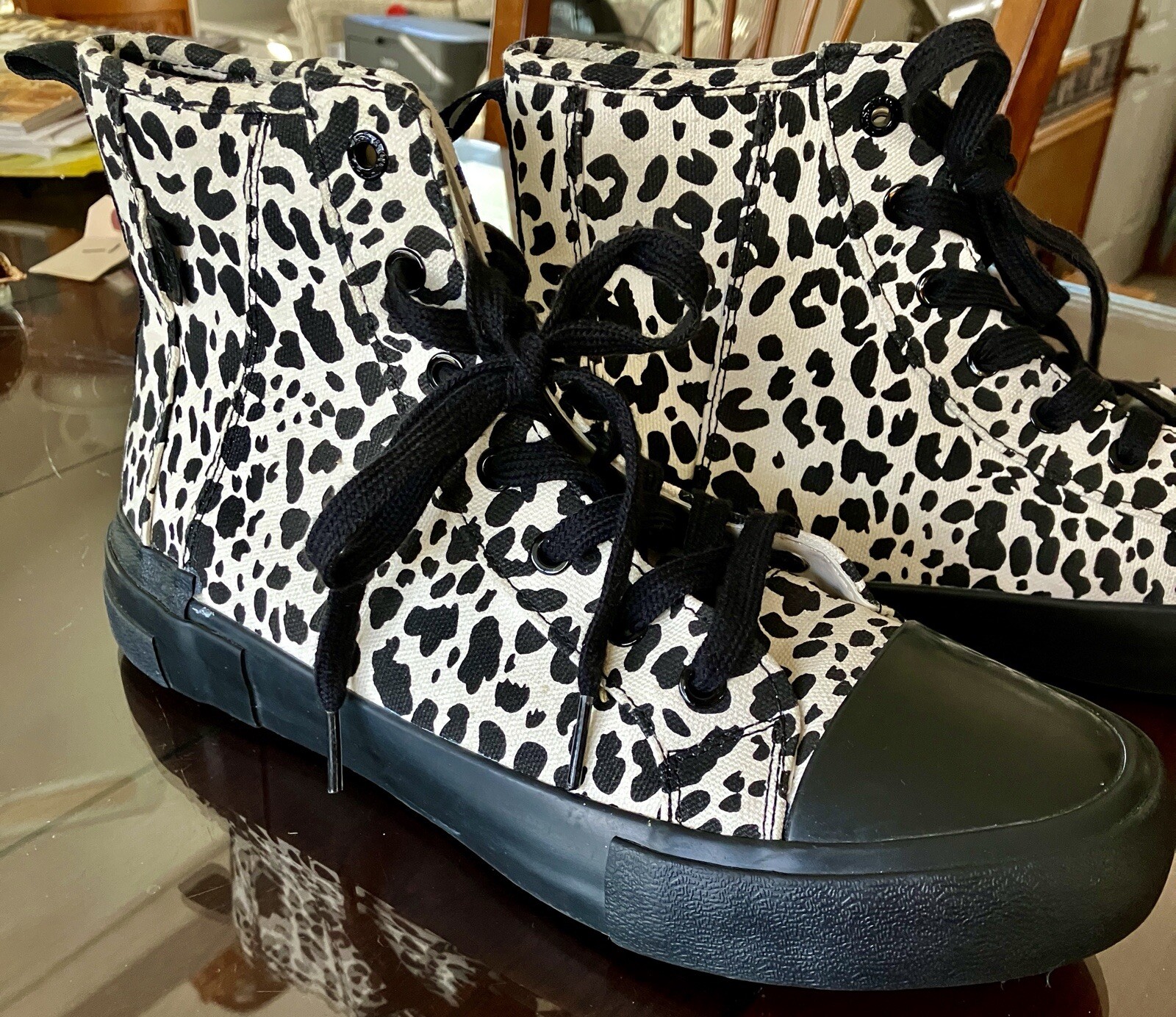 Levi's Womens black&white spots Fabric Hightop Fashion Sneaker Shoe 9 1/2 Black