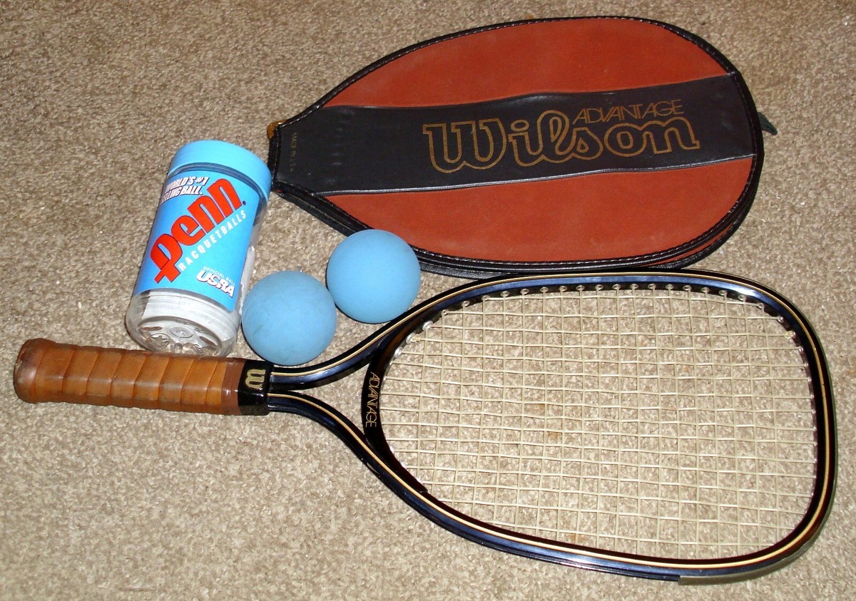 Vintage Wilson Advantage Racquetball Racket w/Zippered Cover & w2