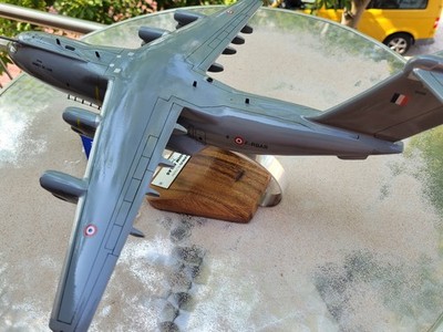 Airbus A 400 M NEW  Woodmodel 1:100 Armée de l'Air / YAKAiR