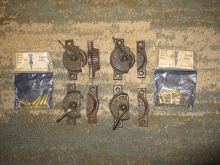 4 SETS ANTIQUE VICTORIAN CAST IRON CABINET CUPBOARD DOOR LATCHES/LOCK CATCHES
