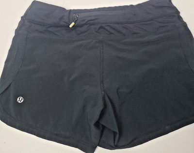 Lululemon Shorts Women wet dry warm black Size 4