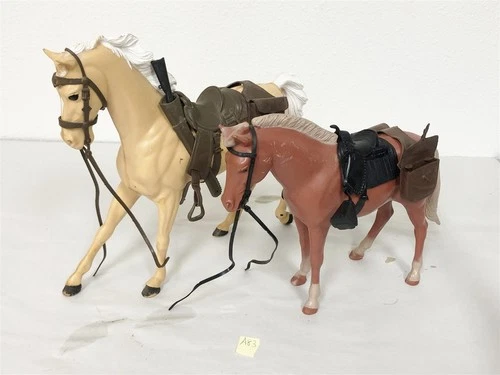 1960s MARX JOHNNY WEST SET OF TWO HORSES CLEAN NO BREAKS w ACCESSORIES LOT #83