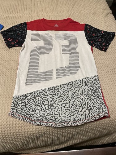 2 Youth Tees. Adidas L/G 14-16. Launder S. See Pictures For Measurements. Shirts - Picture 15 of 24