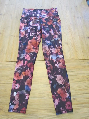 EUC Athleta Women's Medium M Salutation Stash Pocket 7/8 Printed Tight Legging
