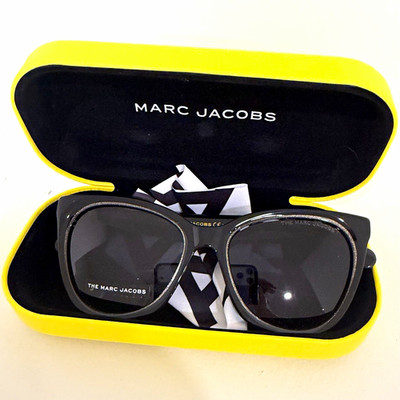 MARC JACOBS Women s Sunglasses Black/Gray Tinted with sparkly  Accent