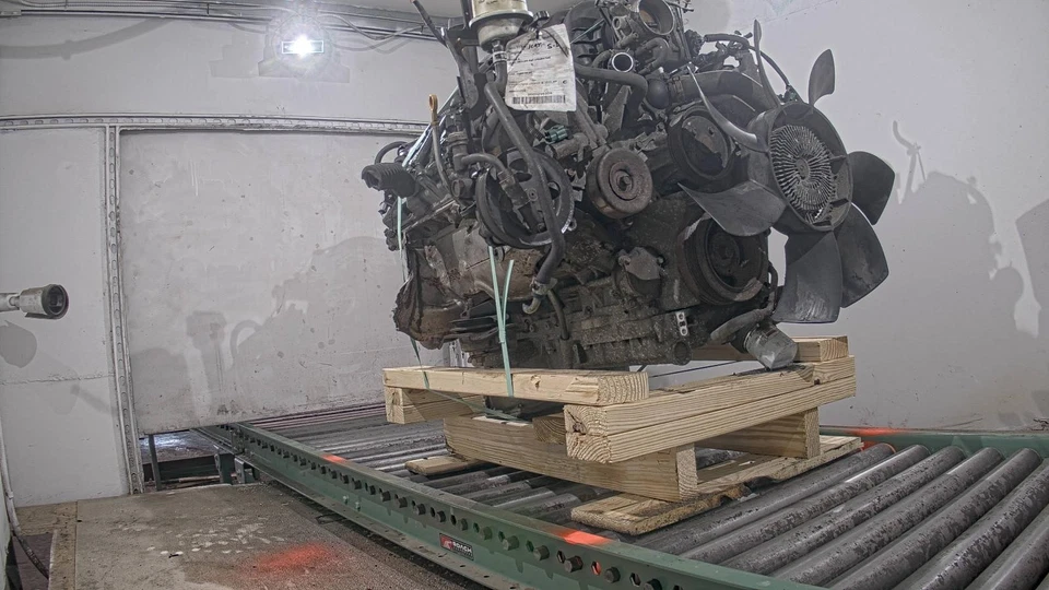 Used Engine Complete Assembly fits: 2011 Nissan Titan 5.6L VIN A 4th digit unlea - Image 2 of 4