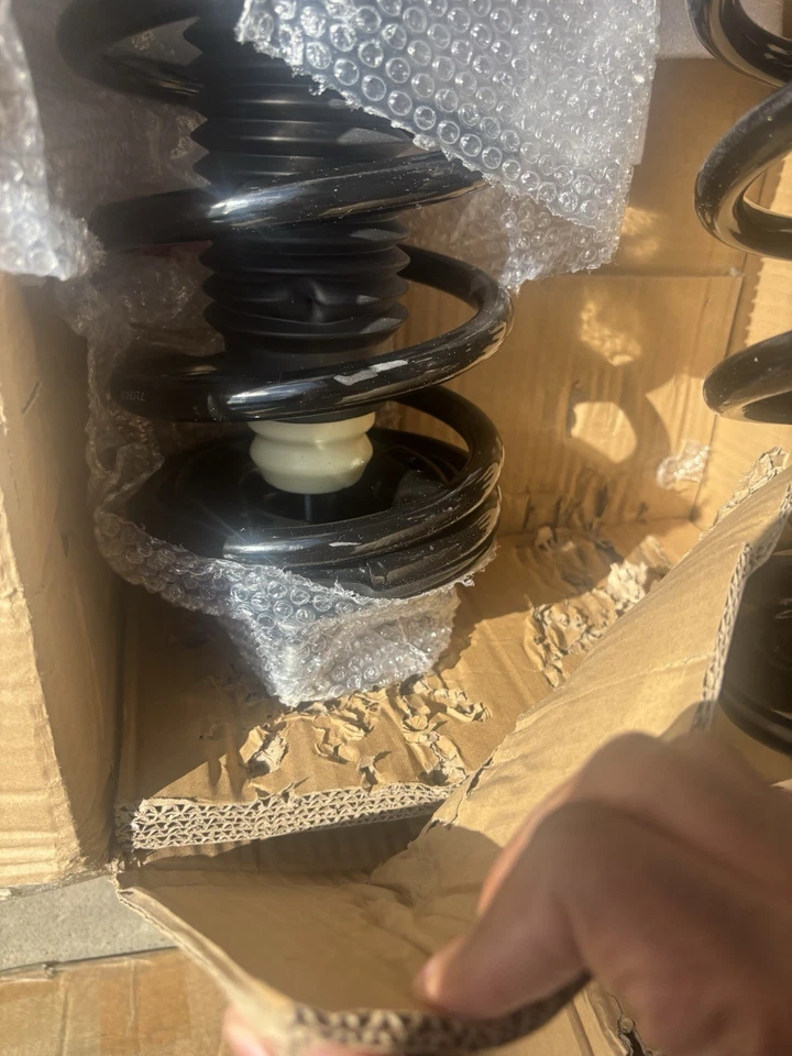 Lexus IS 350 2006 2 puntales delanteros nuevo Foto 2 de 2