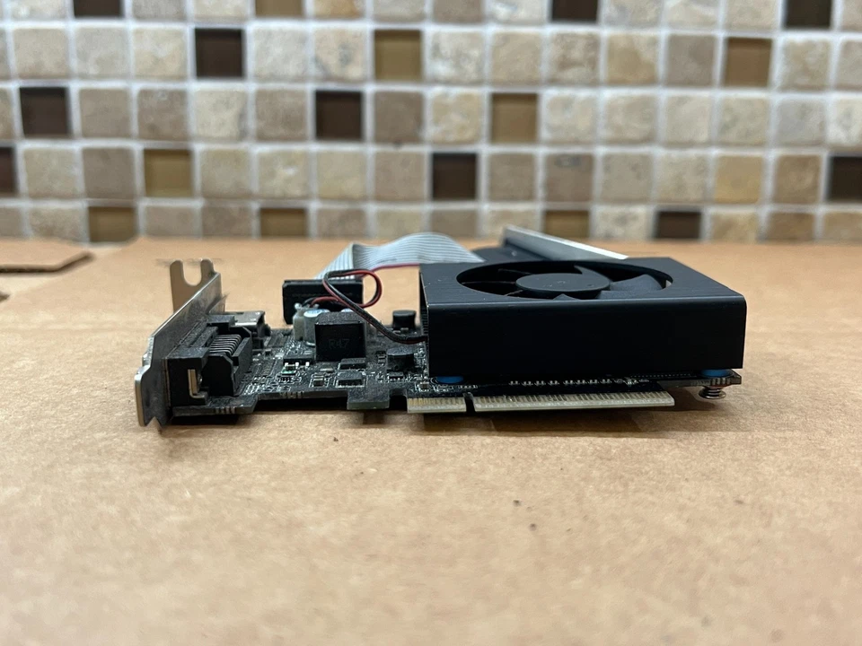 PNY NVIDIA GEFORCE GT 730 2GB PCI-E X8 VIDEO CARD HDMI VCGGT7302D36LXPB-BB - Image 3 of 4