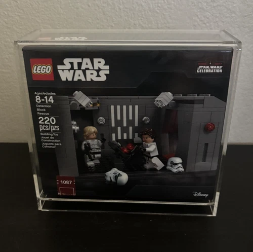 SEALED - LEGO Star Wars: Detention Block Rescue (CELEB2017) - WITH ACRYLIC CASE