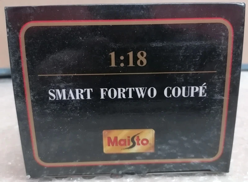 Modellino Smart Fortwo Coupè 1+1 Maisto 1/18 Limited Edition - Immagine 4 di 4