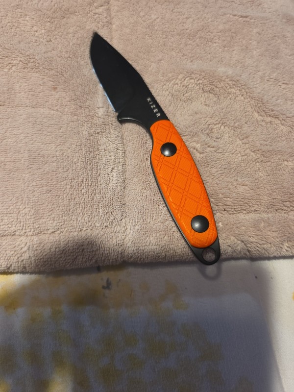 Kizer Muskrat Fixed Blade Knife D2 Steel Black Blade Orange Handle EDC Camping