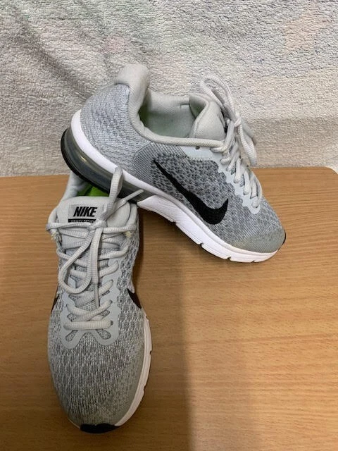 Nike air max hotsell sequent size 5