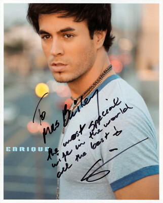 Enrique Iglesias Autograph Signed 8x10 Photo Singer King of