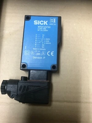 SICK Reflexions Lichttaster WT27-2S710 / 1 015 096 / UC 24 - 240V