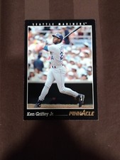 1993 Pinnacle  #110 Ken Griffey Jr.    Seattle Mariners 