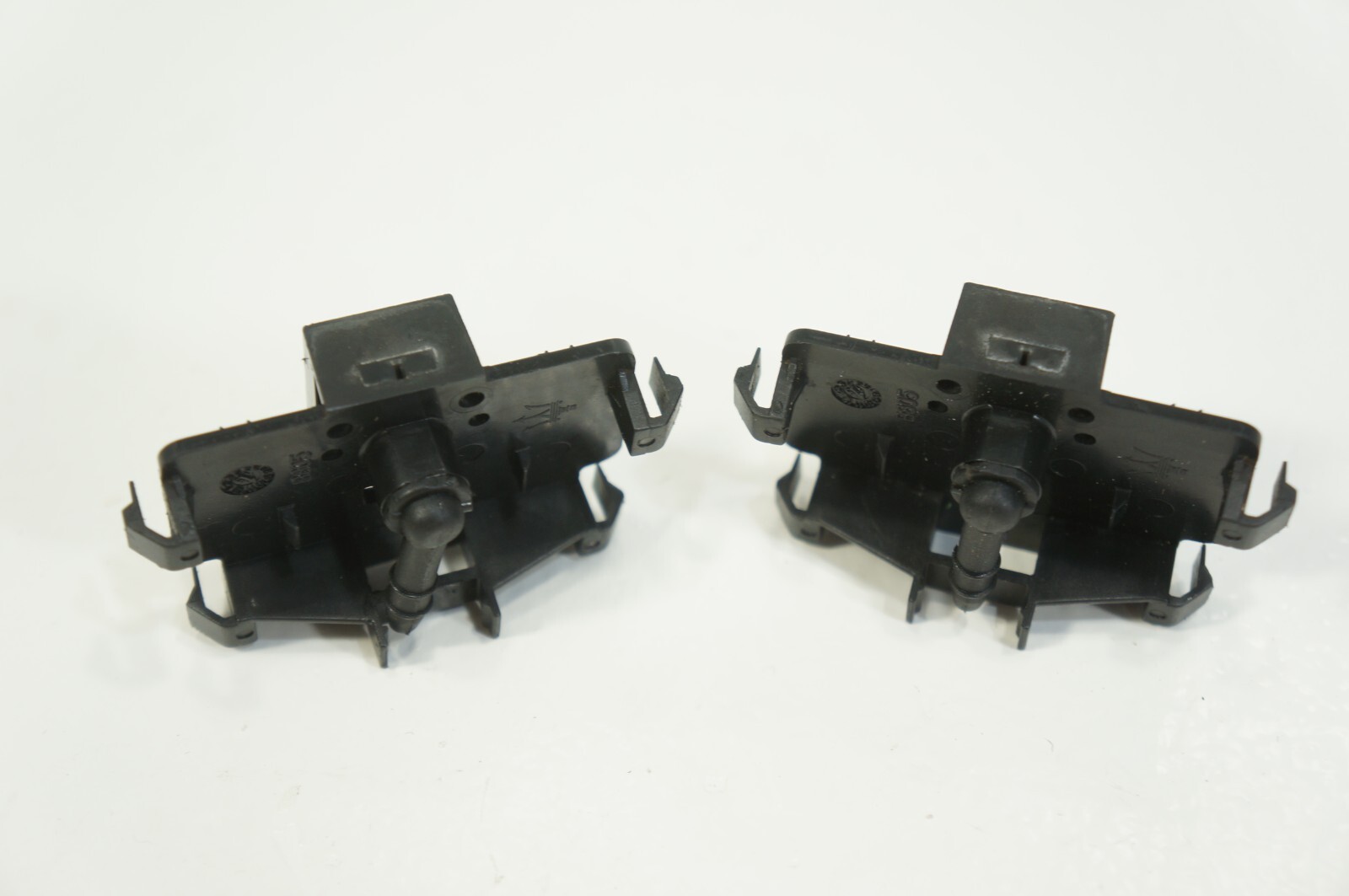 OEM 2014-2020 Maserati Ghibli windshield washer nozzle spray genuine pair 2 pc