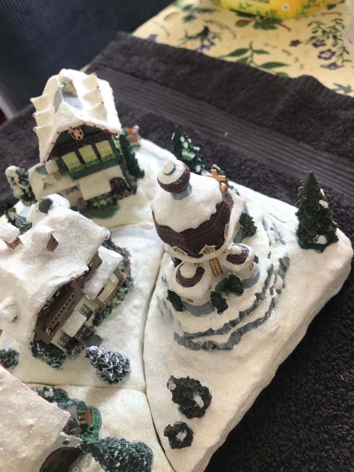 Bradford Exchange Christmas Collection of 15 illuminated Cottages