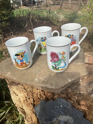 キッズ古着50's rockmoumt fancy art deco tulip Four Vintage Disney Classic Mugs SNOW WHITE, PINOCCHIO, ALICE Gold