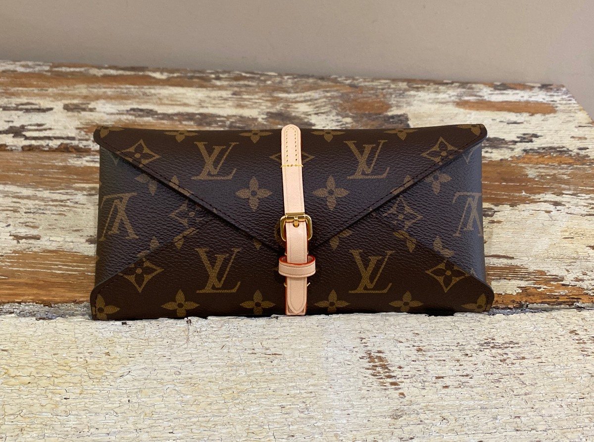 Authentic New Louis Vuitton Monogram Metal STRAW Set w/ LV case