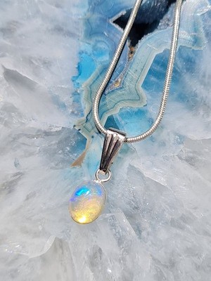 Geschenkset: Welo Opal Anhänger plus Silberkette  (E19)