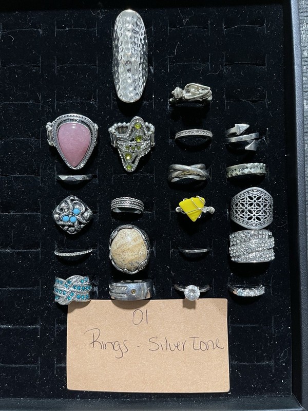 Fashion Rings - Treasure bag - Wear - Craft - Repair - Untested -Lot 01