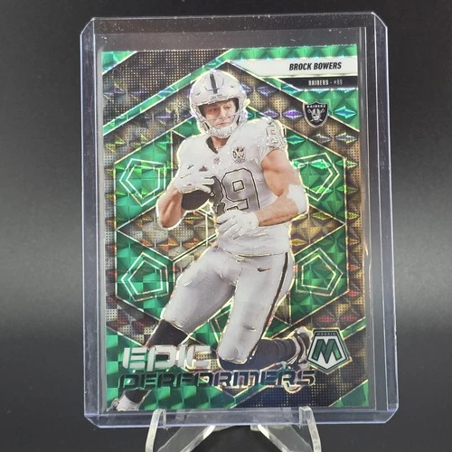 2025 Panini Mosaic #4 Brock Bowers Epic Performers Mosaic Green