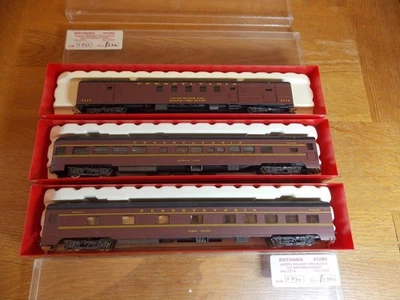 3 RIVAROSSI PENNSYLVANIA PULLMAN COACHES SLEEPER, TAIL & POST OFFICE. HO Gauge - Image 1 of 4
