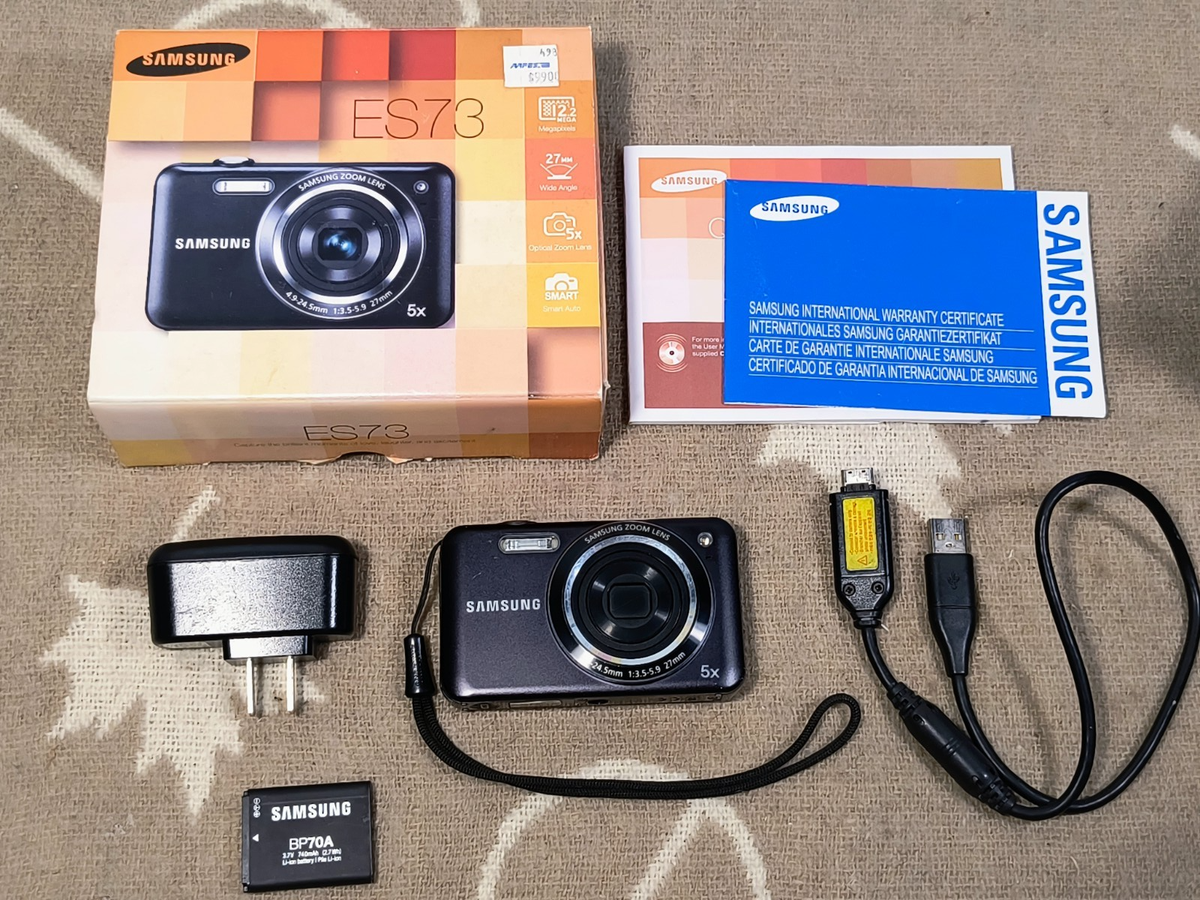 Samsung ES73 12.2MP Digital Camera - Black Fully Working Greeat Samsung ES73 12.2MP Digital Camera - Black Fully Working Greeat