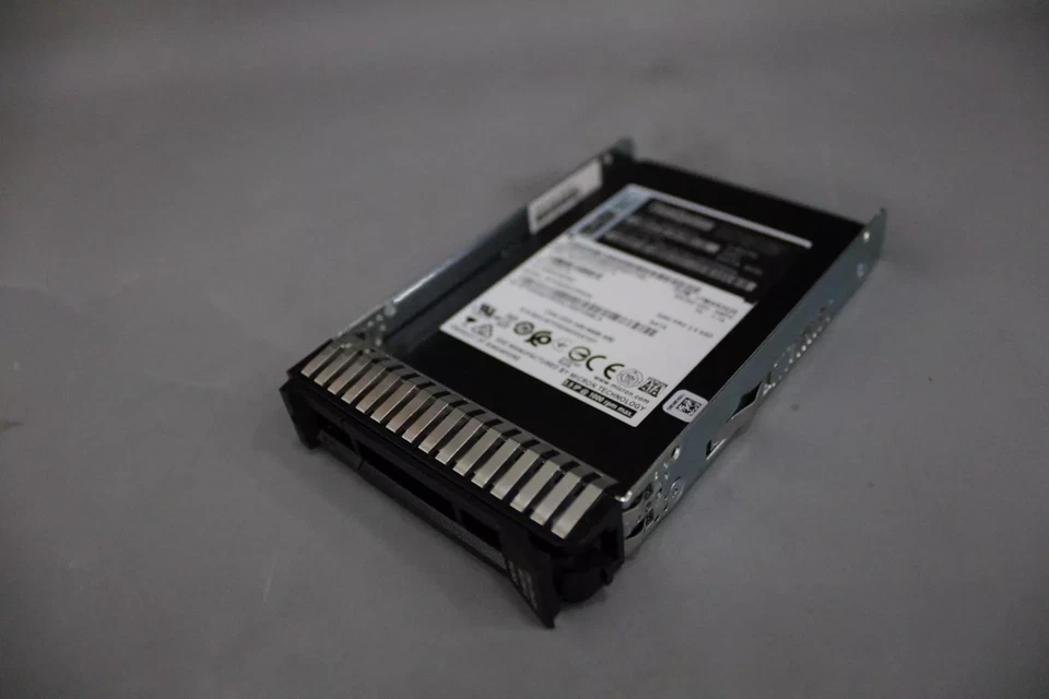 Lenovo ThinkSystem 4XB7A38275 02YE750 3.84TB 2.5" Entry SATA 6Gb Hot Swap SSD - Image 4 of 4