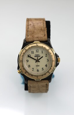 Timex Indiglo Uhr Herren Schwarz Gold Plastik Braunes Leder Hell 30m Beige Quarz